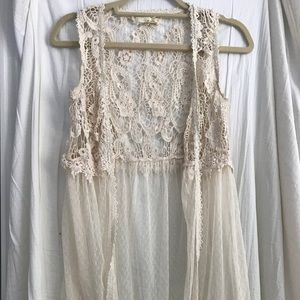 Lace long sleeveless jacket